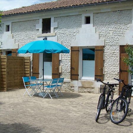 Chez Jousseaume Chambre D'Hotes Et Gites Saint-Ciers-Champagne Luaran gambar