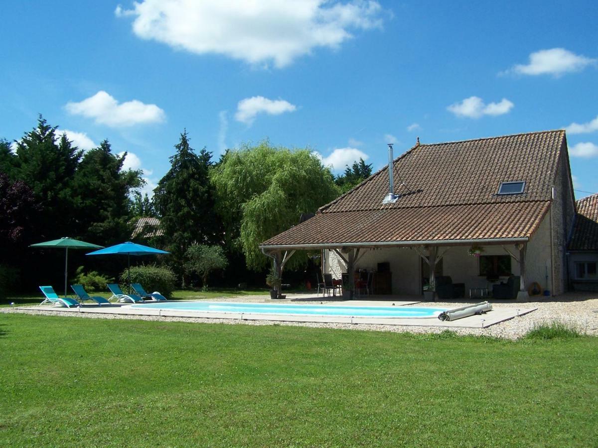Chez Jousseaume Chambre D'Hotes Et Gites Saint-Ciers-Champagne Luaran gambar