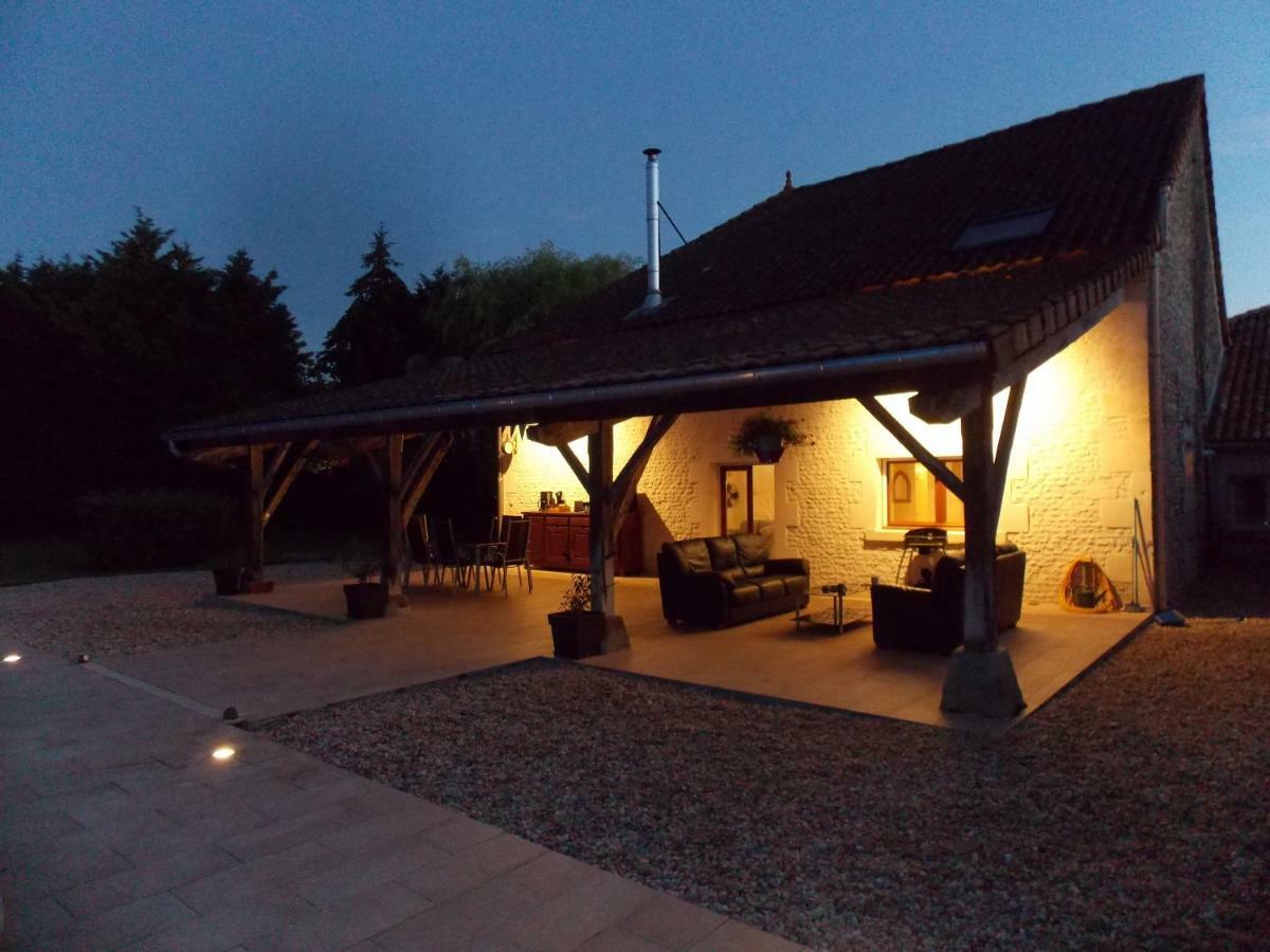 Chez Jousseaume Chambre D'Hotes Et Gites Saint-Ciers-Champagne Luaran gambar