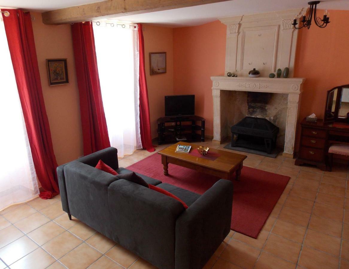 Chez Jousseaume Chambre D'Hotes Et Gites Saint-Ciers-Champagne Luaran gambar